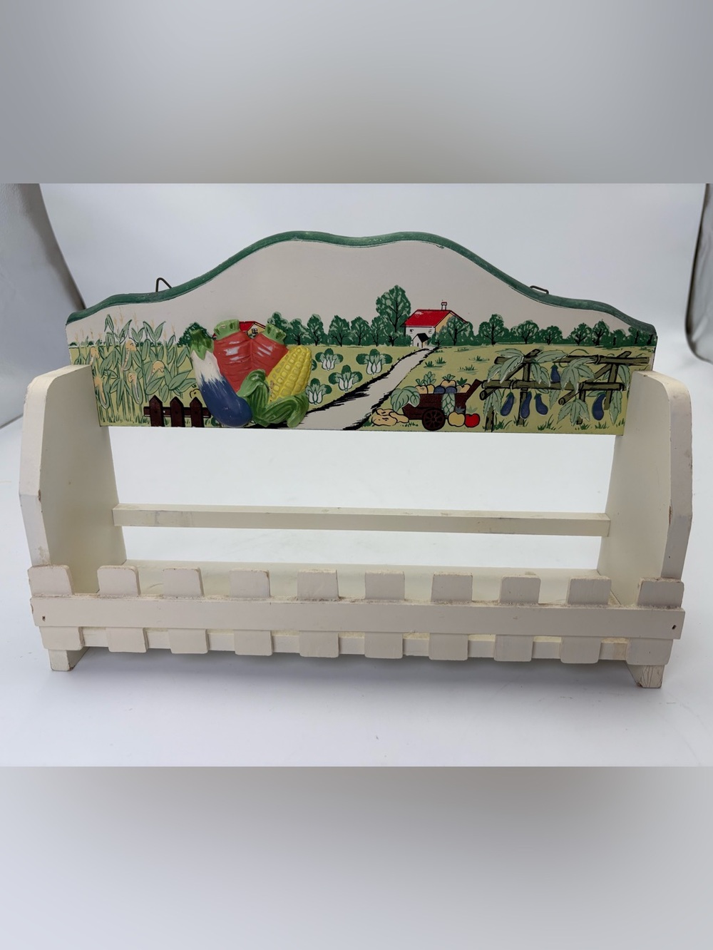 Vintage Farmhouse Vegetable Wall Hanging Shelf in Green, Red, Yellow